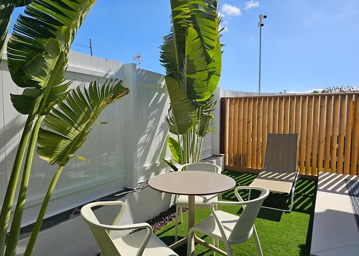 Апарт-отель Mar Bianco - Gay Men Only Маспаломас