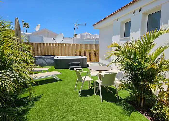 Апарт-отель Mar Bianco - Gay Men Only 4*